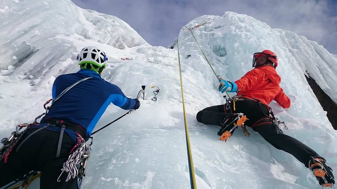 Extreme SPorts_ice_climbing
